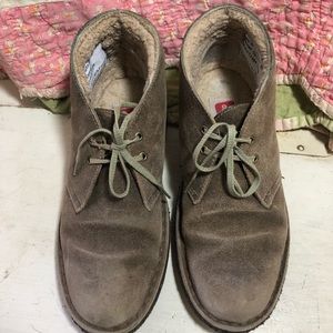 Clarks suede shearling chukka boots 6.5 medium